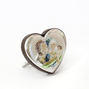 Quadretto in legno a forma di cuore con placca della Sacra Famiglia.